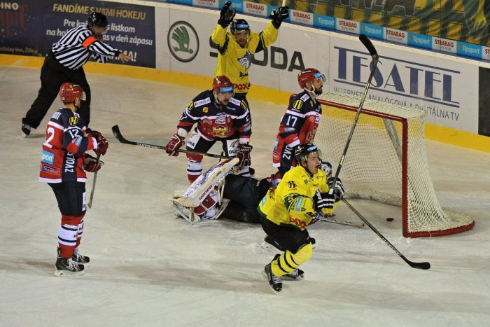 Ilustračný obrázok k článku Žilinskí hokejisti vyhrali doma so Zvolenom: Tri body získali po divokej prestrelke