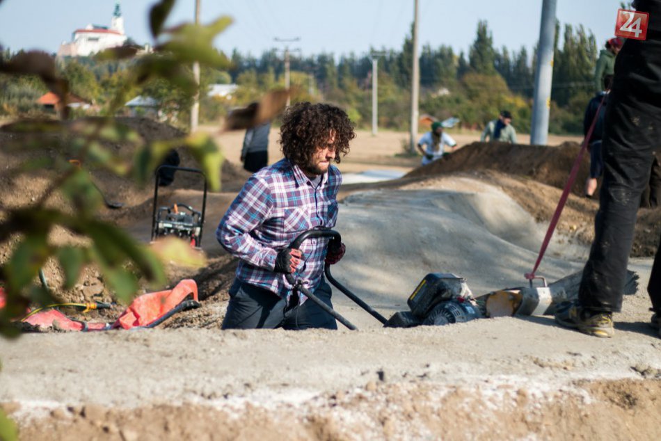Ilustračný obrázok k článku Nitra bude mať nové športovisko: Pozrite sa čo vyrastá na Hideparku, FOTO