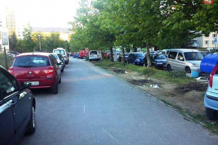 Ilustračný obrázok k článku Drvivá väčšina domácností v pilotnej zóne parkovania má jedno auto