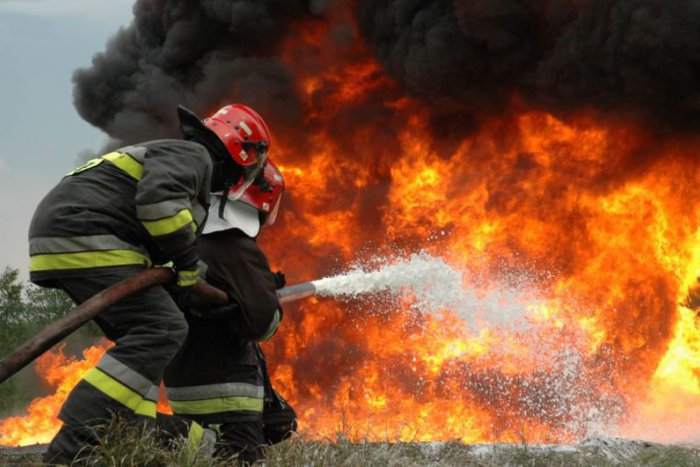 Ilustračný obrázok k článku Požiar v Oravskom centre mládeže sa takmer 50 hasičom podarilo uhasiť
