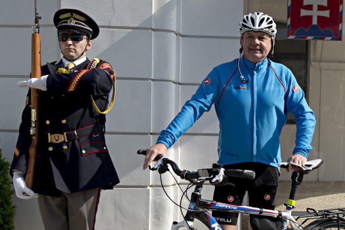 Ilustračný obrázok k článku SVET O SLOVENSKU: Kiska, to je prezident! Ešte o ňom veľa budeme počuť