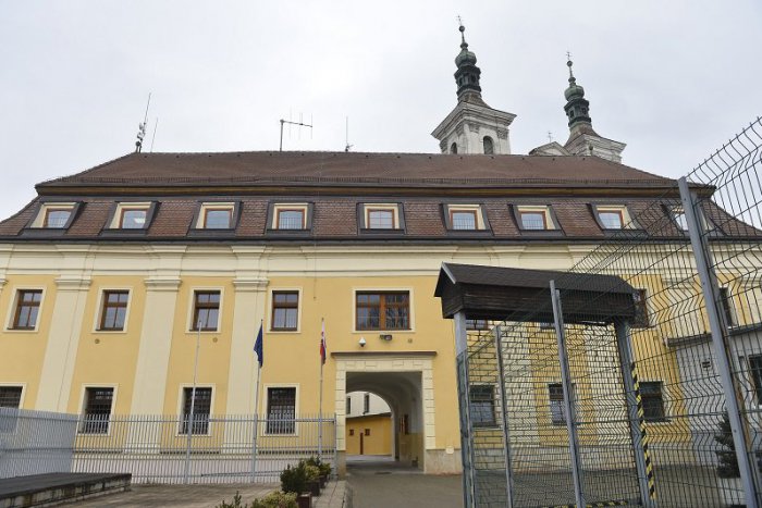 Ilustračný obrázok k článku Video vraj usvedčuje dozorcov z Ilavy z brutality. Väzňa mali ubiť až do kómy