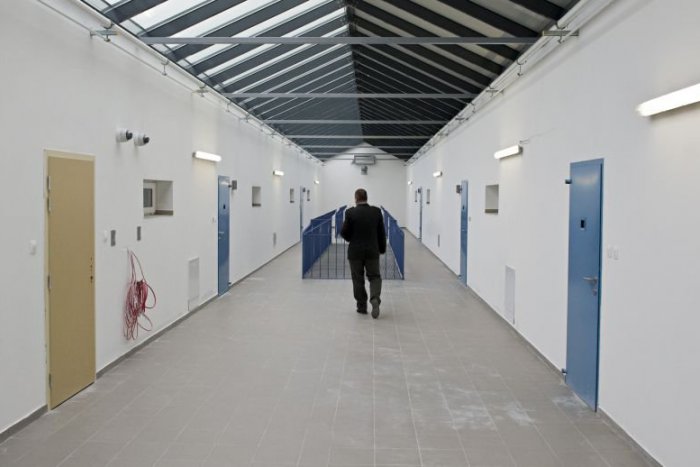 Ilustračný obrázok k článku FOTO: Elegantní budú aj vo väzení. Zamestnanci sa po rokoch "vyzlečú" zo starého