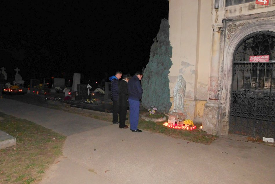 Ilustračný obrázok k článku Dušičky sa už blížia: Správca v Trnave upravil prevádzku cintorínov