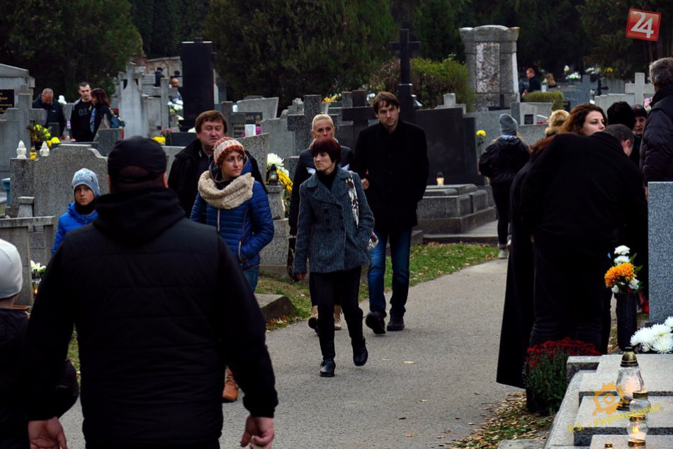Ilustračný obrázok k článku Cintoríny v Považskej upravili otváracie hodiny: Kedy na ne ísť počas Dušičiek?