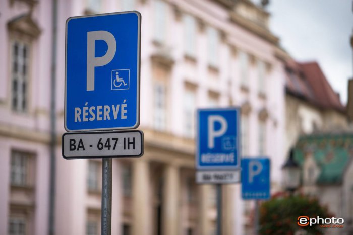 Ilustračný obrázok k článku Parkovanie v Bratislave: Starostovia stále nie sú jednotní