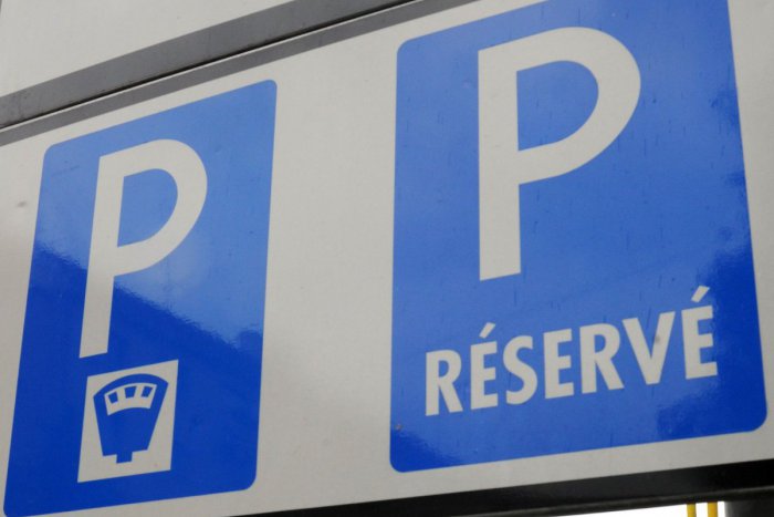 Ilustračný obrázok k článku V centre Šurian sa bude platiť za parkovanie: Koľko a odkedy?