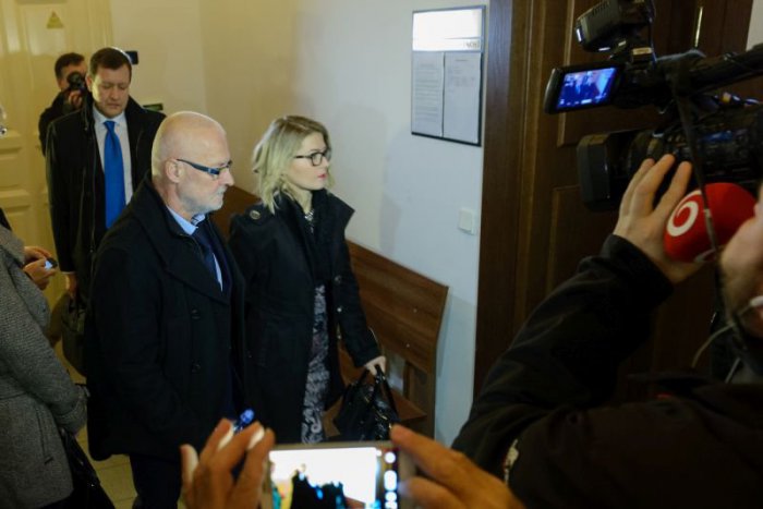 Ilustračný obrázok k článku Otec dievčatka, ktoré zomrelo v rozpálenom aute, už pozná trest