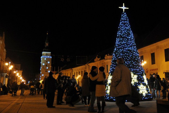 Ilustračný obrázok k článku Najkrajšie sviatky roka sa už blížia: Prvé info o vianočných trhoch v Trnave!