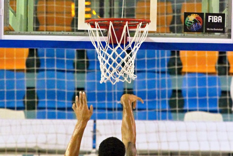 Ilustračný obrázok k článku Basketbalový duel Lučenec - Handlová nedohrali. Hostia odišli z palubovky