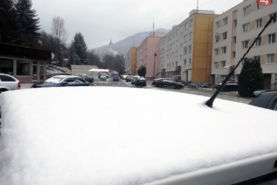 Ilustračný obrázok k článku Prchavá krása na FOTKÁCH: Kremnica sa prebudila do bieleho rána