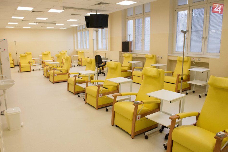 Ilustračný obrázok k článku Dar umelcov z Mojmíroviec: Ich diela spestria onkologické oddelenie v Nitre