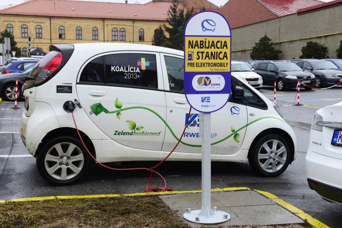 Ilustračný obrázok k článku OPÝTALI SME SA: Čo treba splniť, aby ste dostali príspevok na elektromobil?