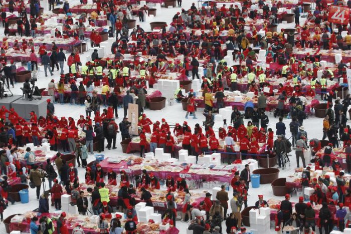 Ilustračný obrázok k článku KURIOZITA DŇA: Kórejčania milujú veľkolepé oslavy. Tie posledné zasvätili zelenine