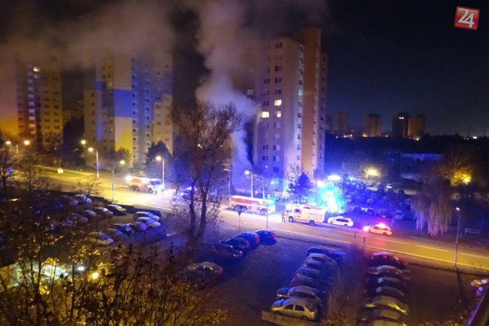 Ilustračný obrázok k článku Požiar bytu v Dúbravke má ďalšiu obeť, zomrela hospitalizovaná žena