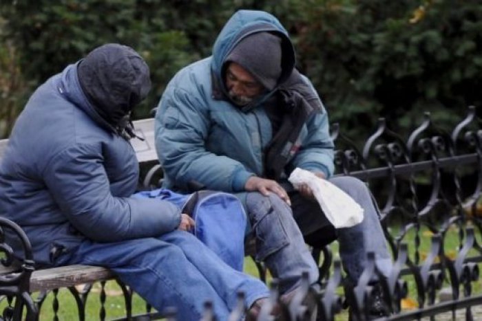 Ilustračný obrázok k článku Niektorých lučeneckých bezdomovcov nezlomia ani mrazy. Radšej ostávajú na ulici