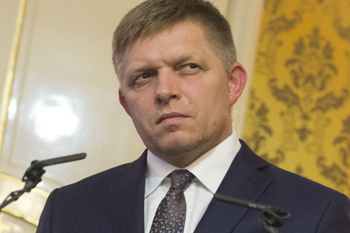 Ilustračný obrázok k článku Fico tituloval novinárov najstarším remeslom: Špinavé protislovenské prostitútky!