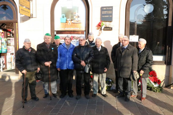 Ilustračný obrázok k článku Pietna spomienka v Prešove: Bývalí politickí väzni prišli vo väzenských čiapkach