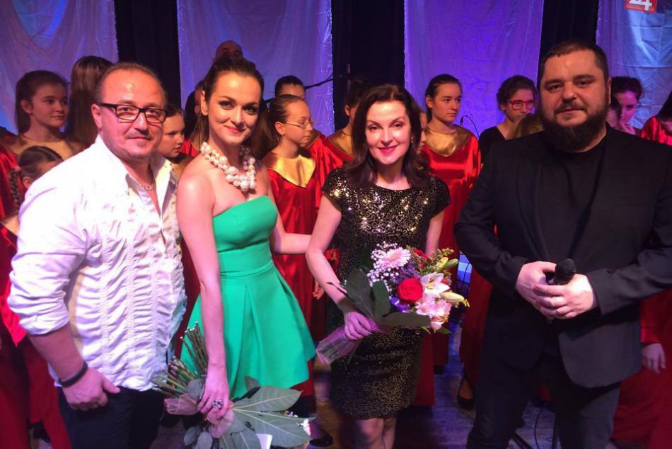 Ilustračný obrázok k článku Vianočný koncert, na ktorý sa nezabúda: Nika Karch a hostia už onedlho v Nitre!