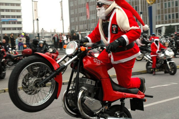 Ilustračný obrázok k článku Košickú Hlavnú zaplnia motorkári: Mikulášska jazda už čoskoro!