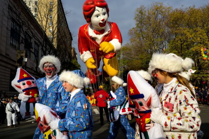 Ilustračný obrázok k článku KURIOZITA DŇA: Deň vďakyvzdania vytiahol do ulíc lietajúce bytosti