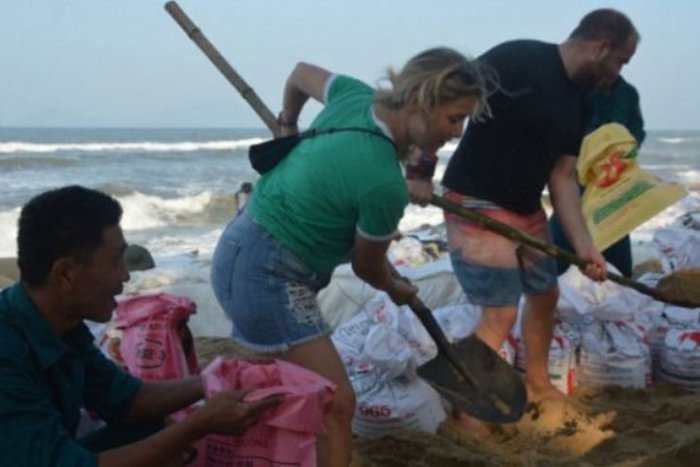 Ilustračný obrázok k článku SVET O SLOVENSKU: Vietnamci sú dojatí, Petra s Davidom zachraňovali ich turistický klenot