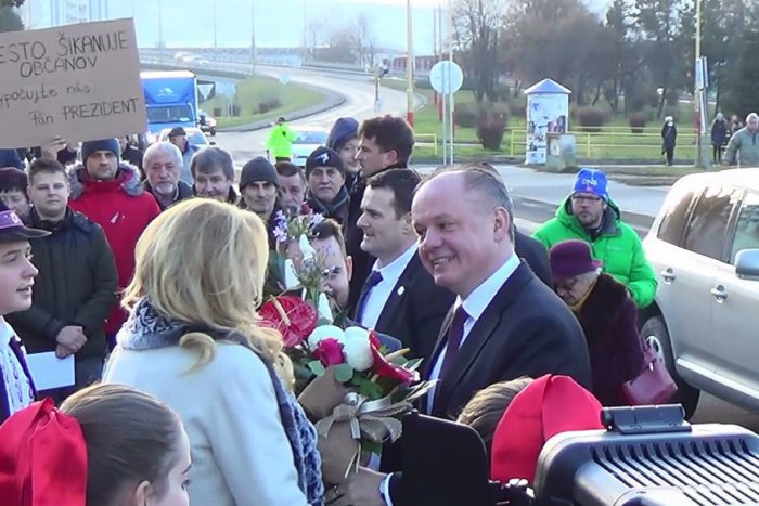 Ilustračný obrázok k článku Prezident Kiska dorazil do Humenného: Prvé zábery z jeho vítania v našom meste