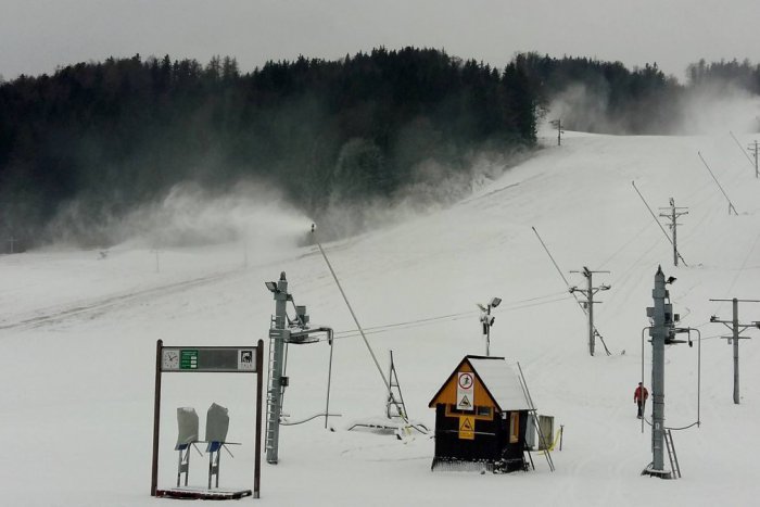 Ilustračný obrázok k článku Lyžiarske strediská v okolí Brezna: Prvá lyžovačka skôr, ako sme si mysleli