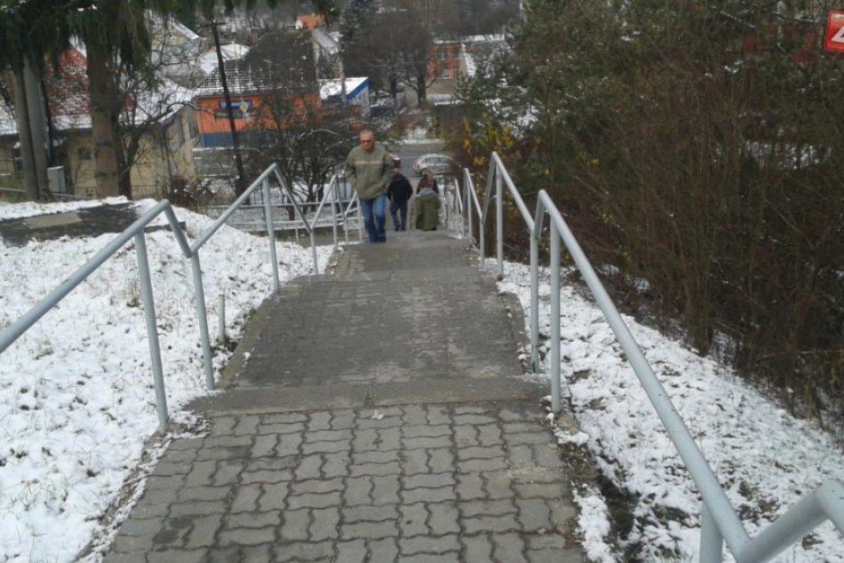 Ilustračný obrázok k článku Cesta na Rozkvet s novinkou: Chodenie v zime by malo byť bezpečnejšie, FOTO