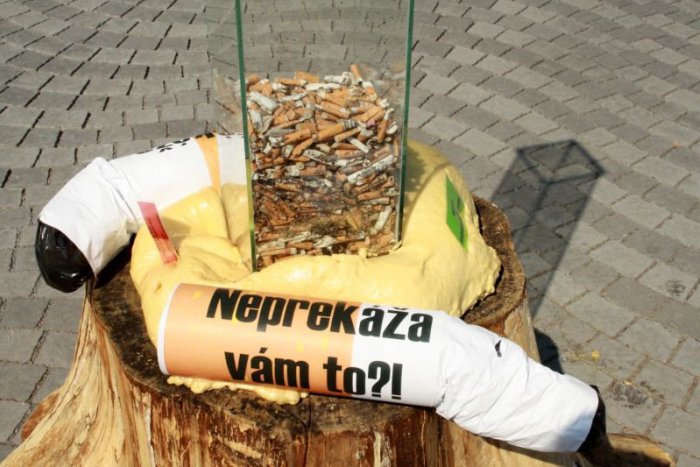 Ilustračný obrázok k článku Ročne zomrie asi 500 pasívnych fajčiarov, vymiznú aj mentolové cigarety
