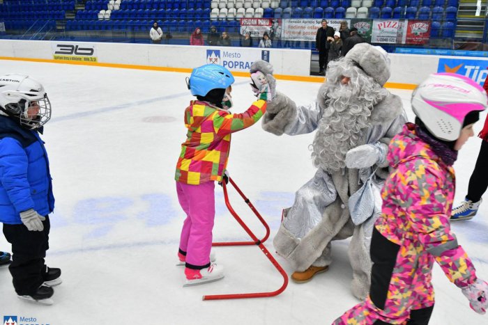 Ilustračný obrázok k článku V Poprade odovzdali ľadové vysvedčenia: Zimný štadión patril deťom