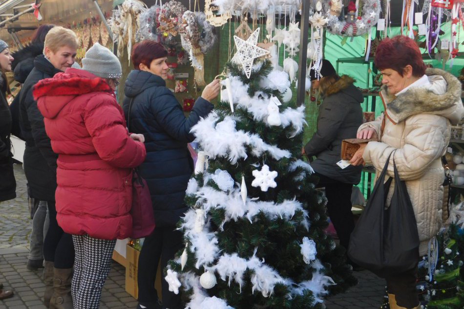 Ilustračný obrázok k článku Spišská už začala žiť vianočnými trhmi: Prvé zábery z centra mesta!