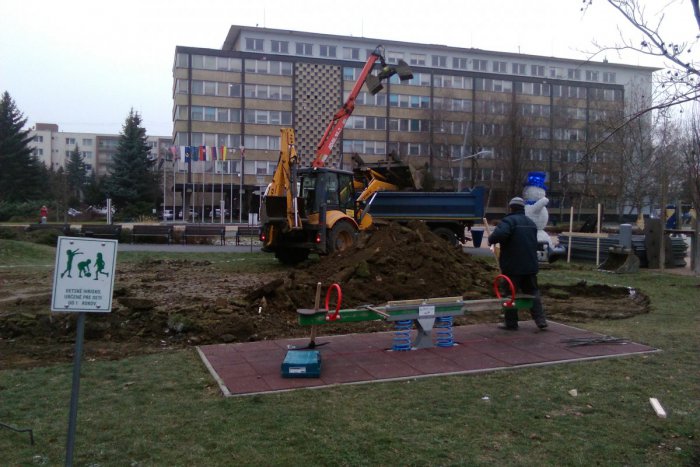 Ilustračný obrázok k článku FOTO: Detské ihrisko v centre Lučenca rozoberajú. Vieme dôvod!