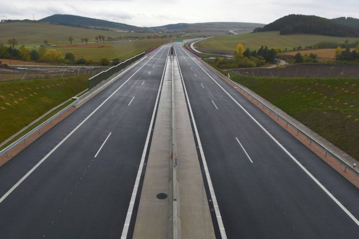 Ilustračný obrázok k článku Porušovanie zákona pri stavbe diaľnic pri Žiline? Matovičové vyjadrenie preverí polícia