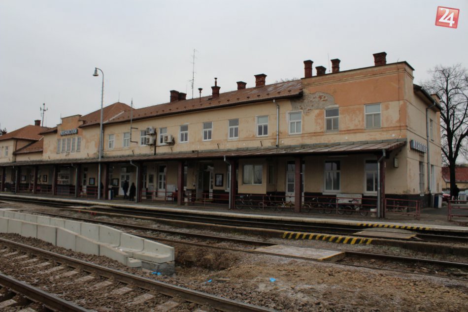 Ilustračný obrázok k článku FOTO: Veľká premena lučeneckej železničnej stanice. Práce v plnom prúde!