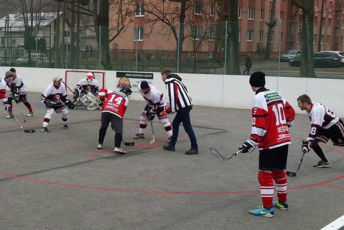 Ilustračný obrázok k článku V Prešovskej hokejbalovej lige sa diali veci: Zápas ukončili po inzultácii rozhodcu!