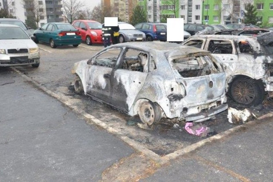 Ilustračný obrázok k článku FOTO: V bratislavskej Karlovej Vsi zhoreli tri autá