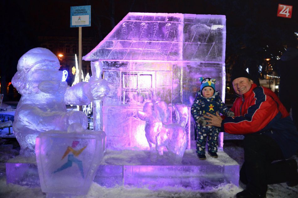 Ilustračný obrázok k článku Nádhera v centre Košíc: Pri fontáne pribudli ľadové sochy, FOTO