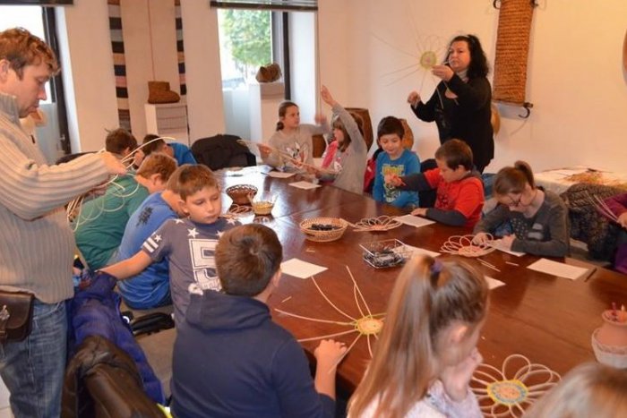 Ilustračný obrázok k článku Deti zažili živé múzeum: Témou bolo košikárstvo