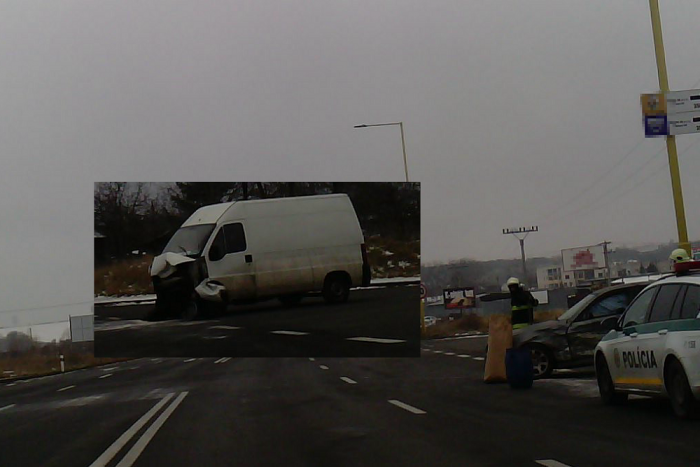 Ilustračný obrázok k článku Dopravná nehoda v Humennom: Na Družstevnej došlo k zrážke BMW a dodávky, FOTO