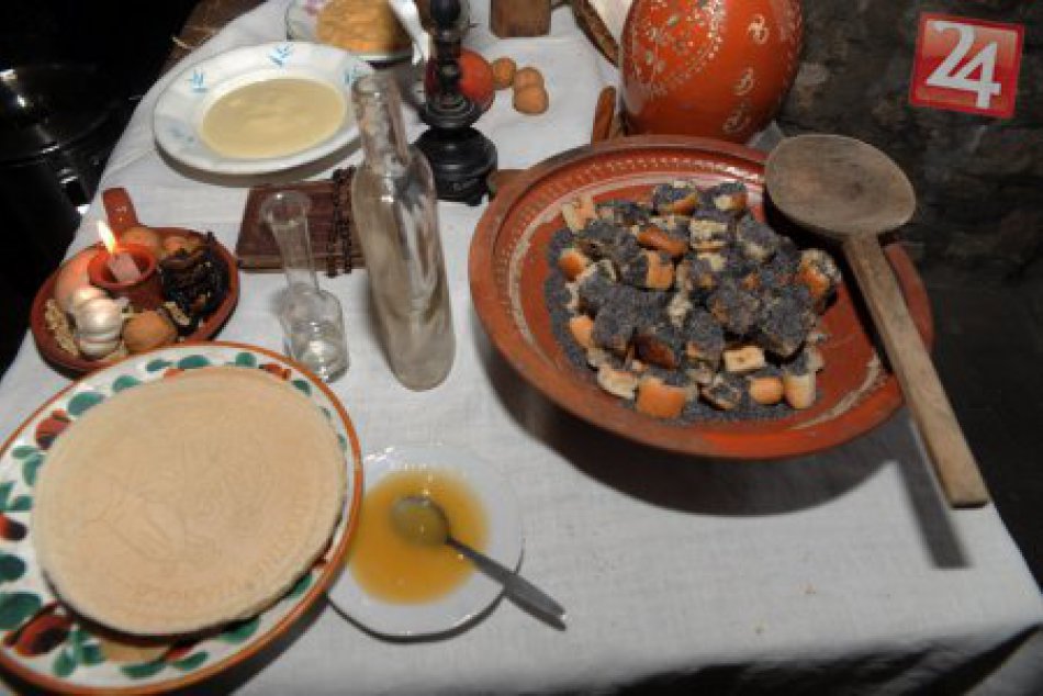 Ilustračný obrázok k článku Vianoce v nitrianskom regióne: Zvyky a tradície, ktoré patrili k Štedrej večeri