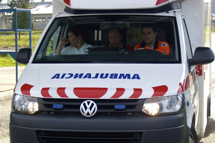 Ilustračný obrázok k článku Búračka neďaleko Žiaru: Zranenú vodičku odvážala záchranka