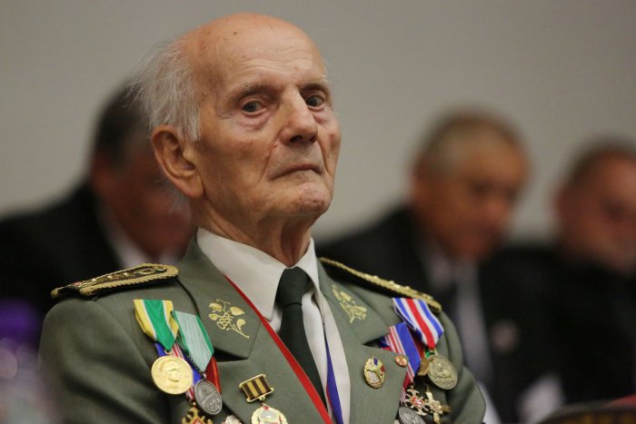 Ilustračný obrázok k článku Zomrel hrdina SNP Ján Husák (†93): Posledná rozlúčka sa uskutočnila vo štvrtok