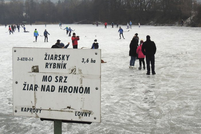 Ilustračný obrázok k článku Čas vytiahnuť korčule: V Žiari sídliskové retro, v Kremnici romantika, FOTO