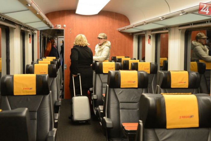 Ilustračný obrázok k článku Príde záchrana žltých vlakov? RegioJet je pripravený rokovať s ministerstvom dopravy
