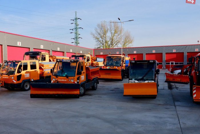 Ilustračný obrázok k článku Bratislava je na sneh a mráz pripravená. Cesty budú zjazdné a chodníky priechodné