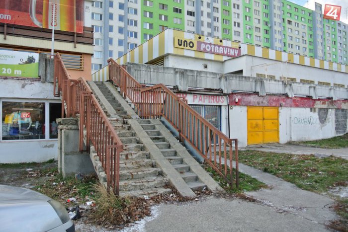 Ilustračný obrázok k článku Z REGIÓNOV: Prostredie medzi terasovými domami v Petržalke sa môže zlepšiť