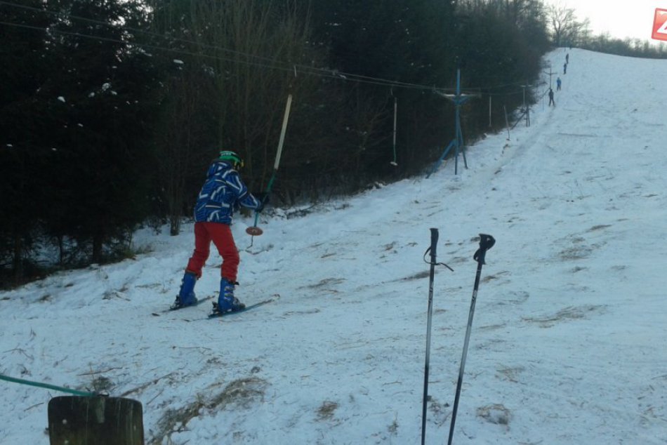 Ilustračný obrázok k článku Otvára sa lyžiarsky vlek v Považskej:  Poznáme prevádzkové hodiny Maškovej, FOTO