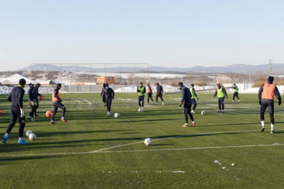 Ilustračný obrázok k článku Zimná príprava ViOn-u: Aké zápasy čakajú na našich futbalistov?