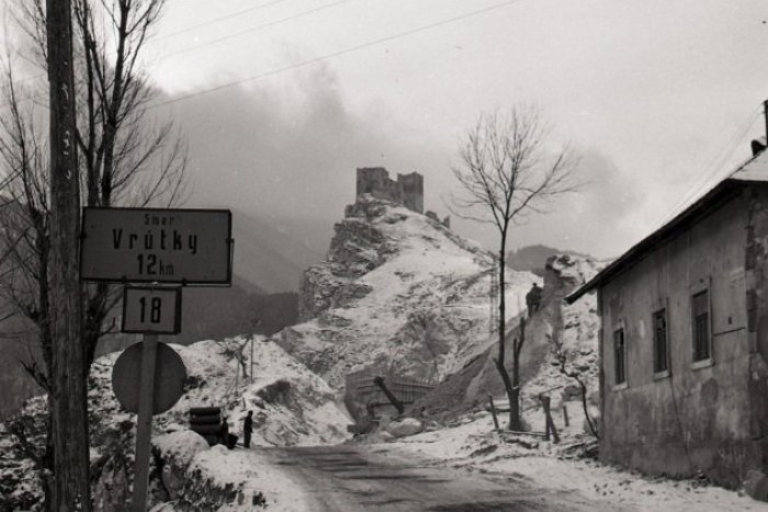 Ilustračný obrázok k článku Dobové FOTO cesty okolo Strečna: S výstavbou sa začalo v roku 1957